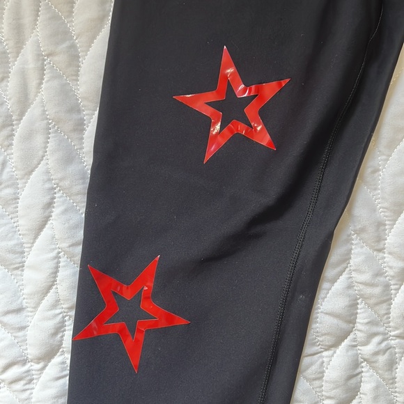 Black & Red Star Ultracor Leggings - Size Medium - Like New! - Picture 3 of 11